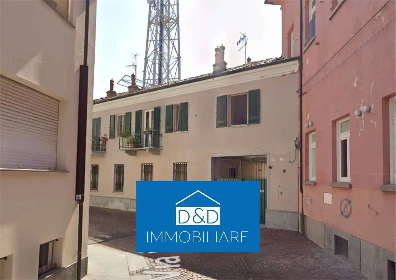 Casa indipendente in vendita a Alba