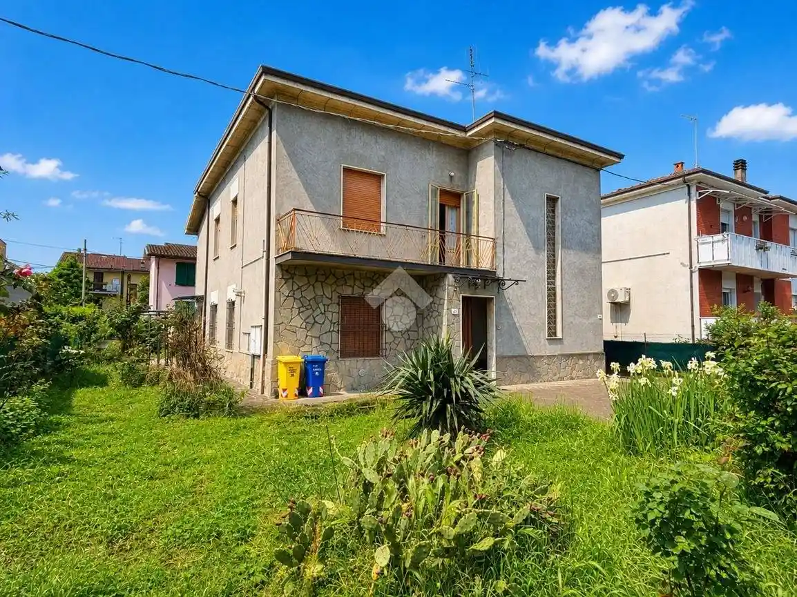 Villa in vendita a Forlì