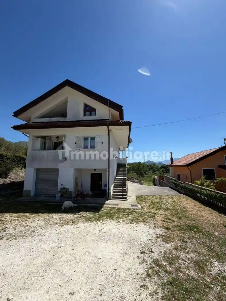 Villa in vendita a Valva