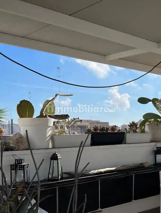 Casa indipendente in affitto a Brindisi