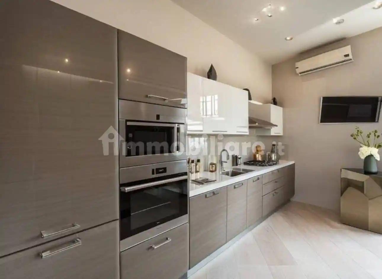 Appartamento in vendita a Napoli