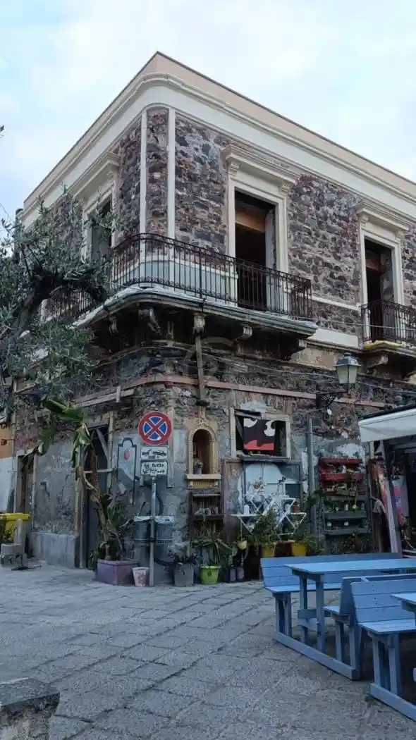 Palazzo - Edificio in vendita a Catania