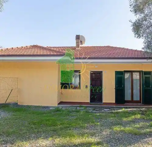 Villa in vendita a Cipressa
