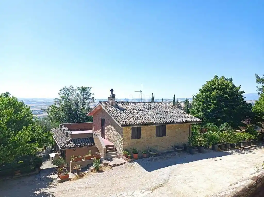 Rustico - Casale in vendita a San Severino Marche