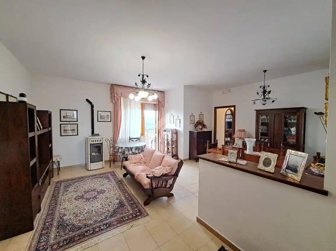 Appartamento in vendita a Vallerano