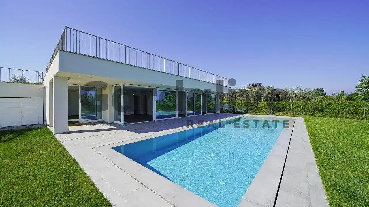 Villa in vendita a Manerba del Garda