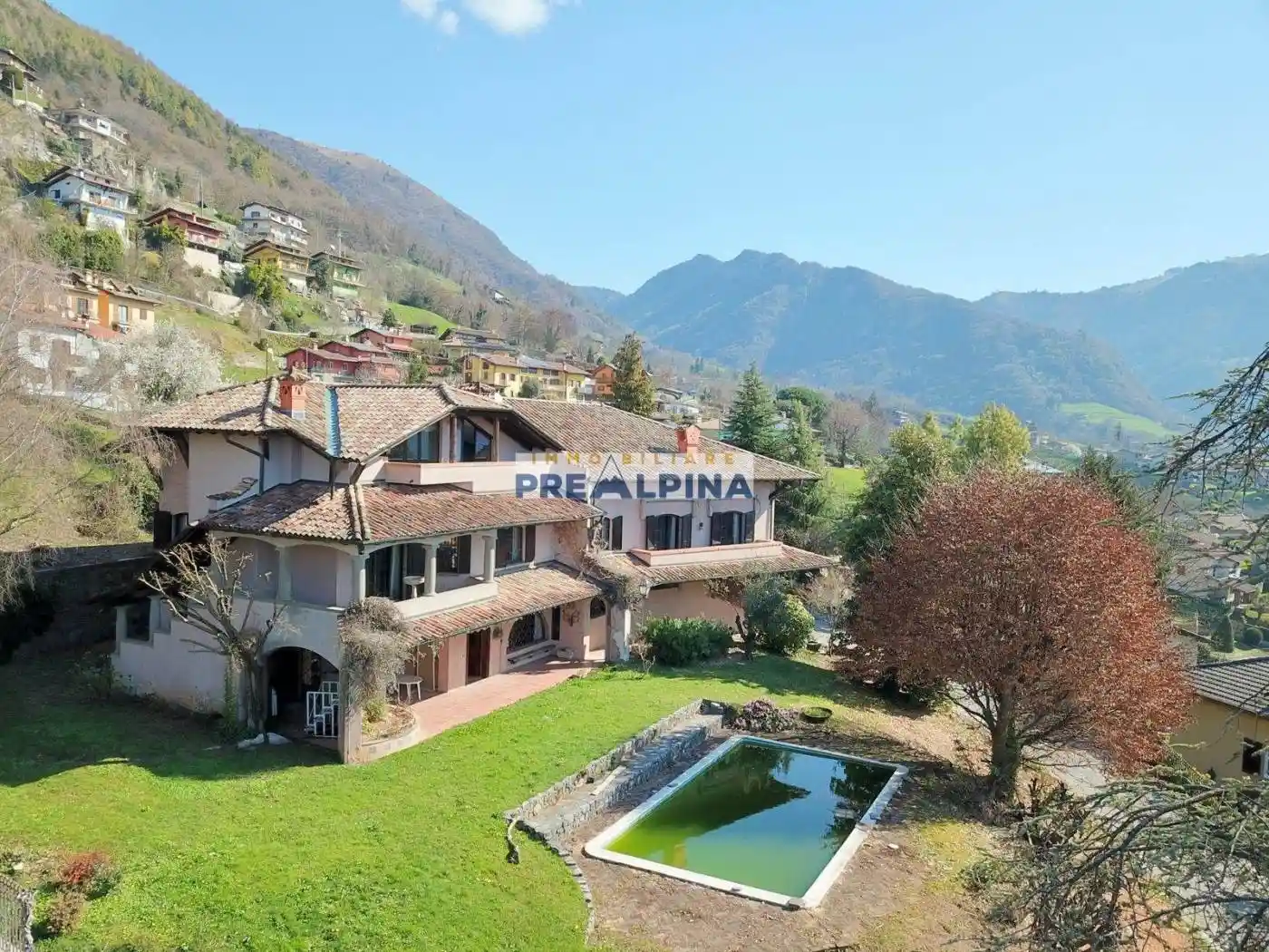 Villa in vendita a Gandino