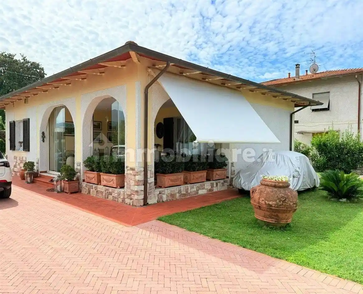 Villa in vendita a Massa