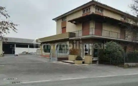 Palazzo - Stabile in vendita a Palazzolo sull'Oglio