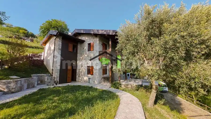 Villa in vendita a Clauzetto
