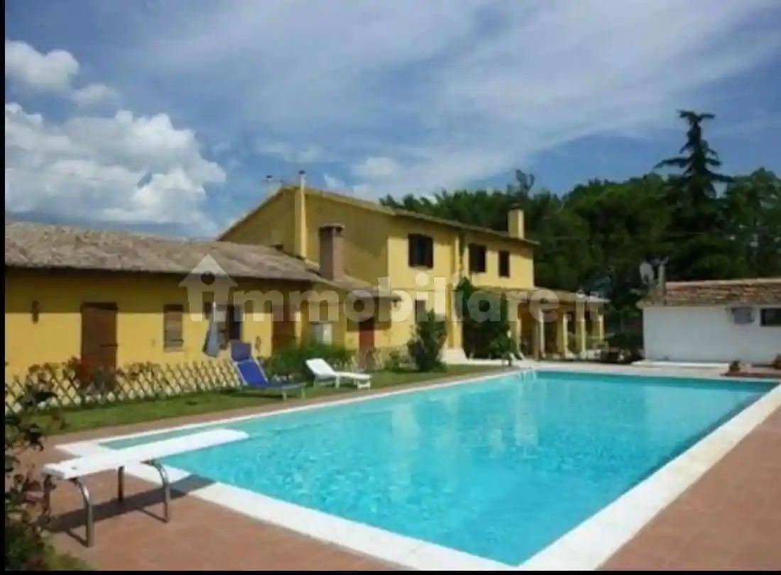 Rustico - Casale in vendita a Cannara