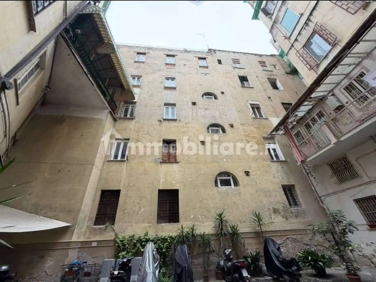 Appartamento in vendita a Napoli