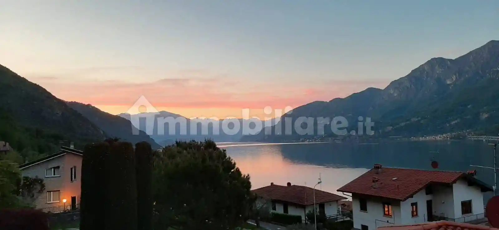 Appartamento in affitto a Oliveto Lario
