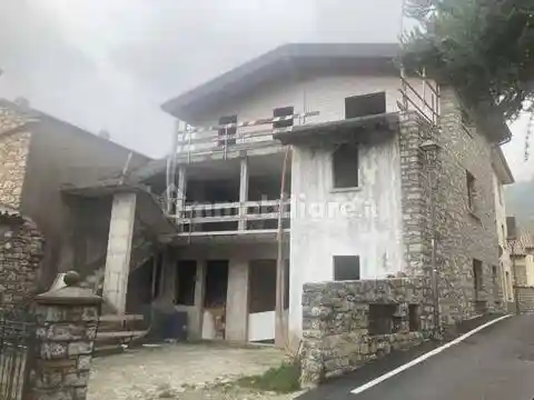 Palazzo - Stabile in vendita a Parzanica