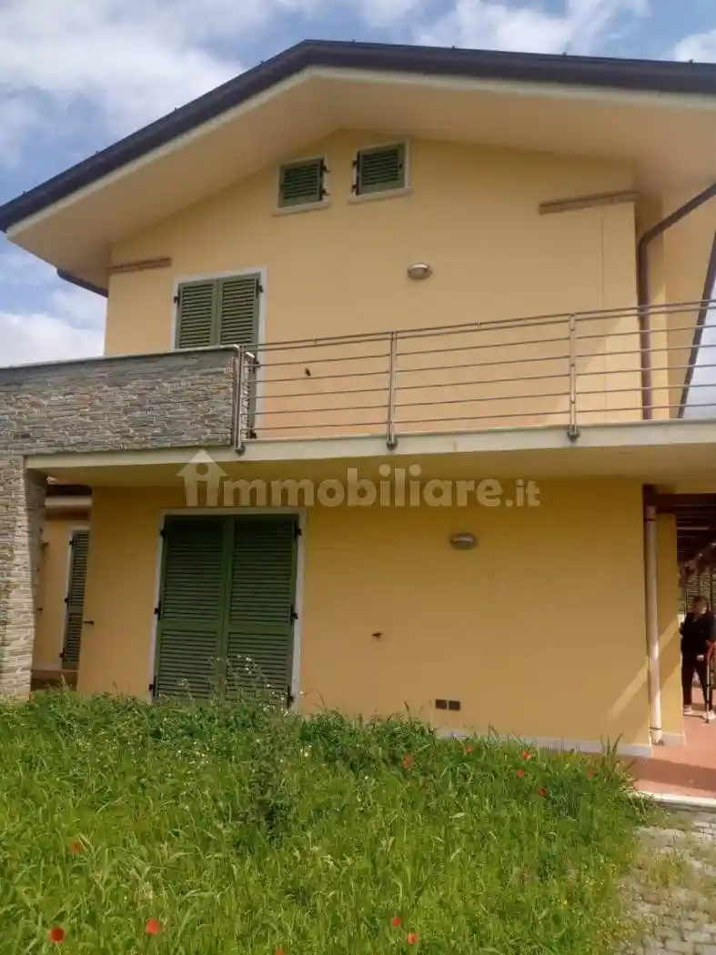 Villetta a schiera in vendita a Carrara