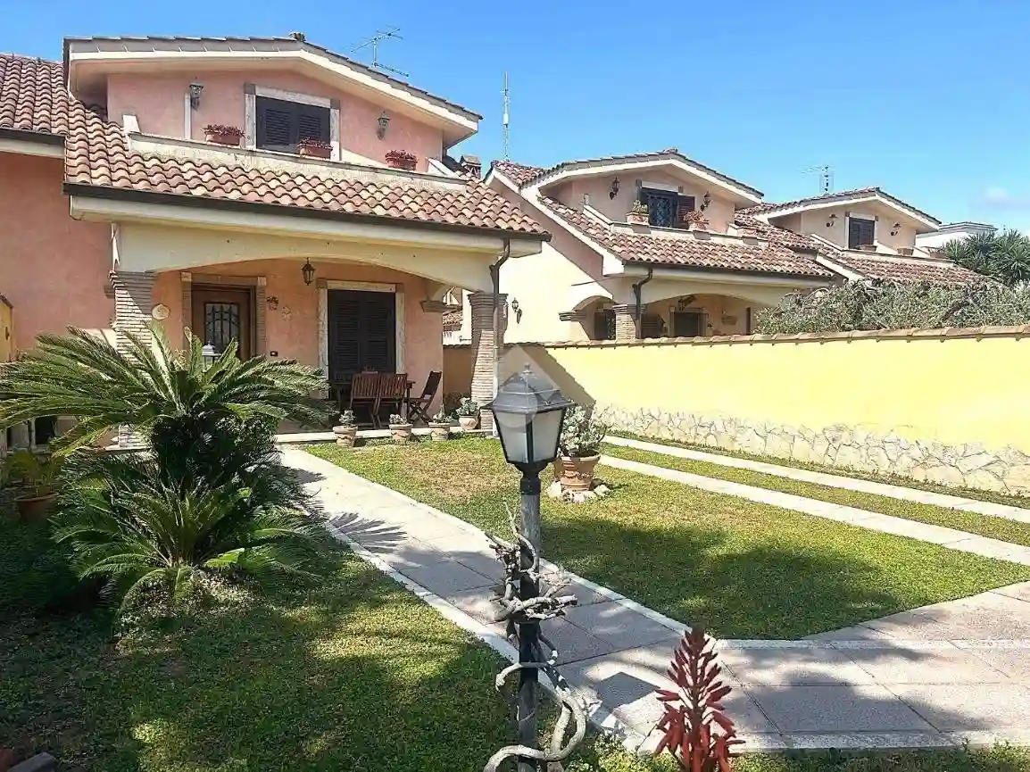 Villa - foto 2