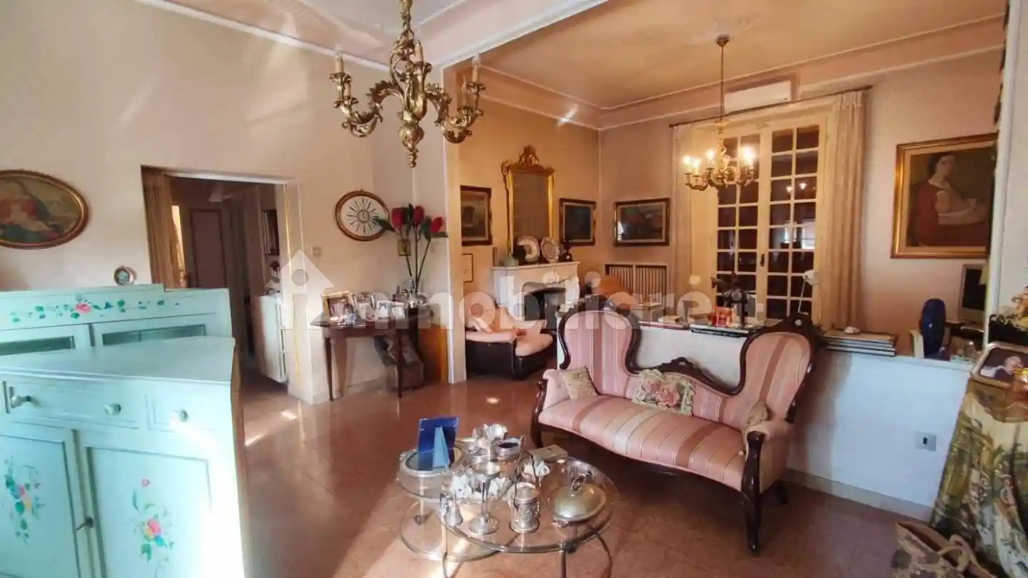 Casa indipendente in vendita a Carrara