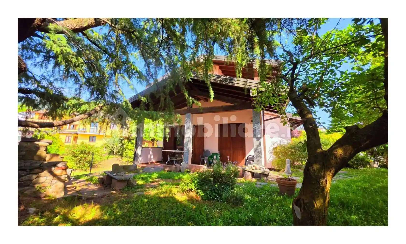 Villa in vendita a Laveno-Mombello