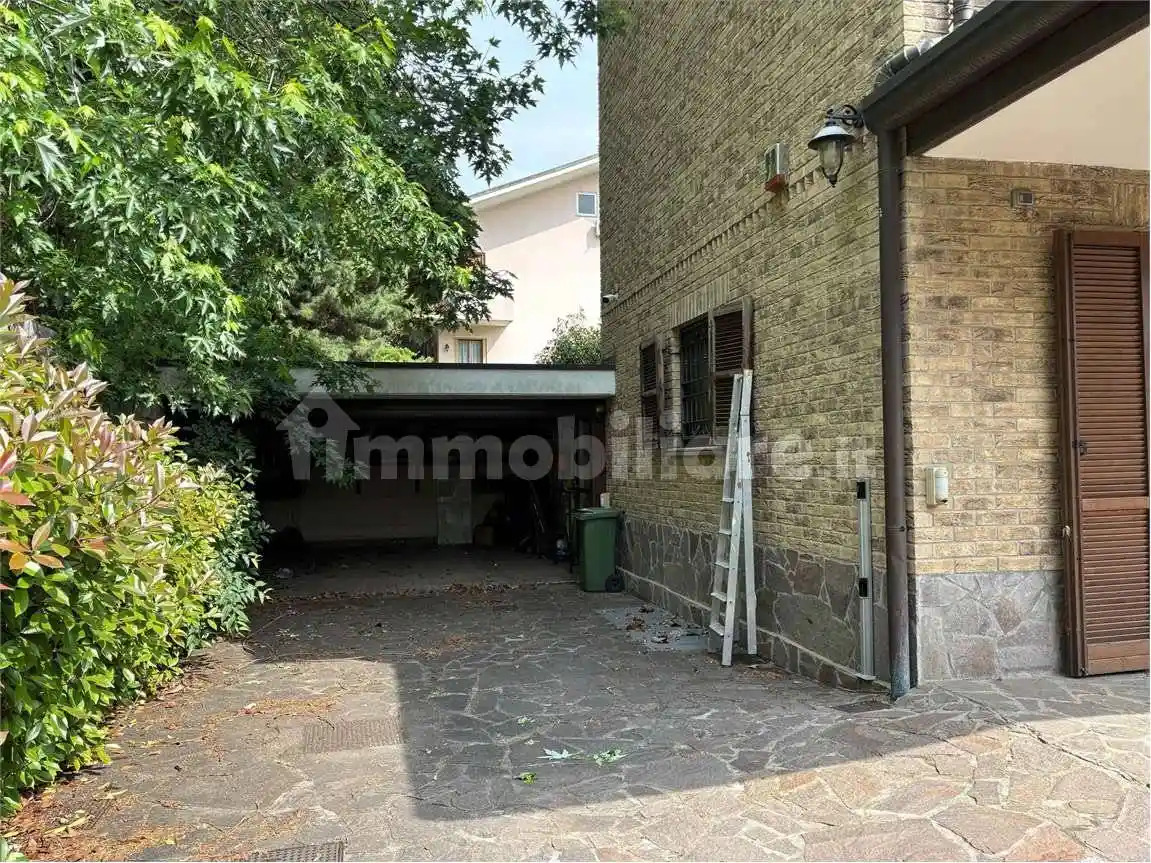 Villa in vendita a Novate Milanese