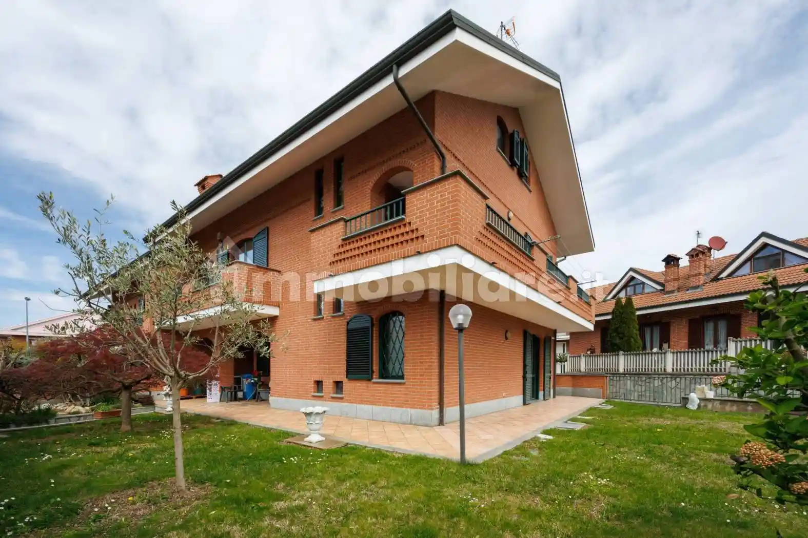 Villa in vendita a La Loggia