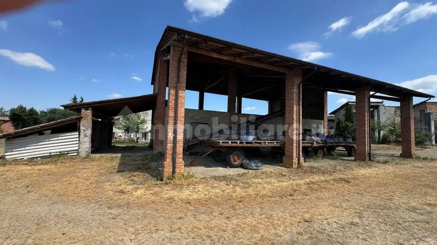 Rustico - Casale in vendita a San Giorgio Piacentino