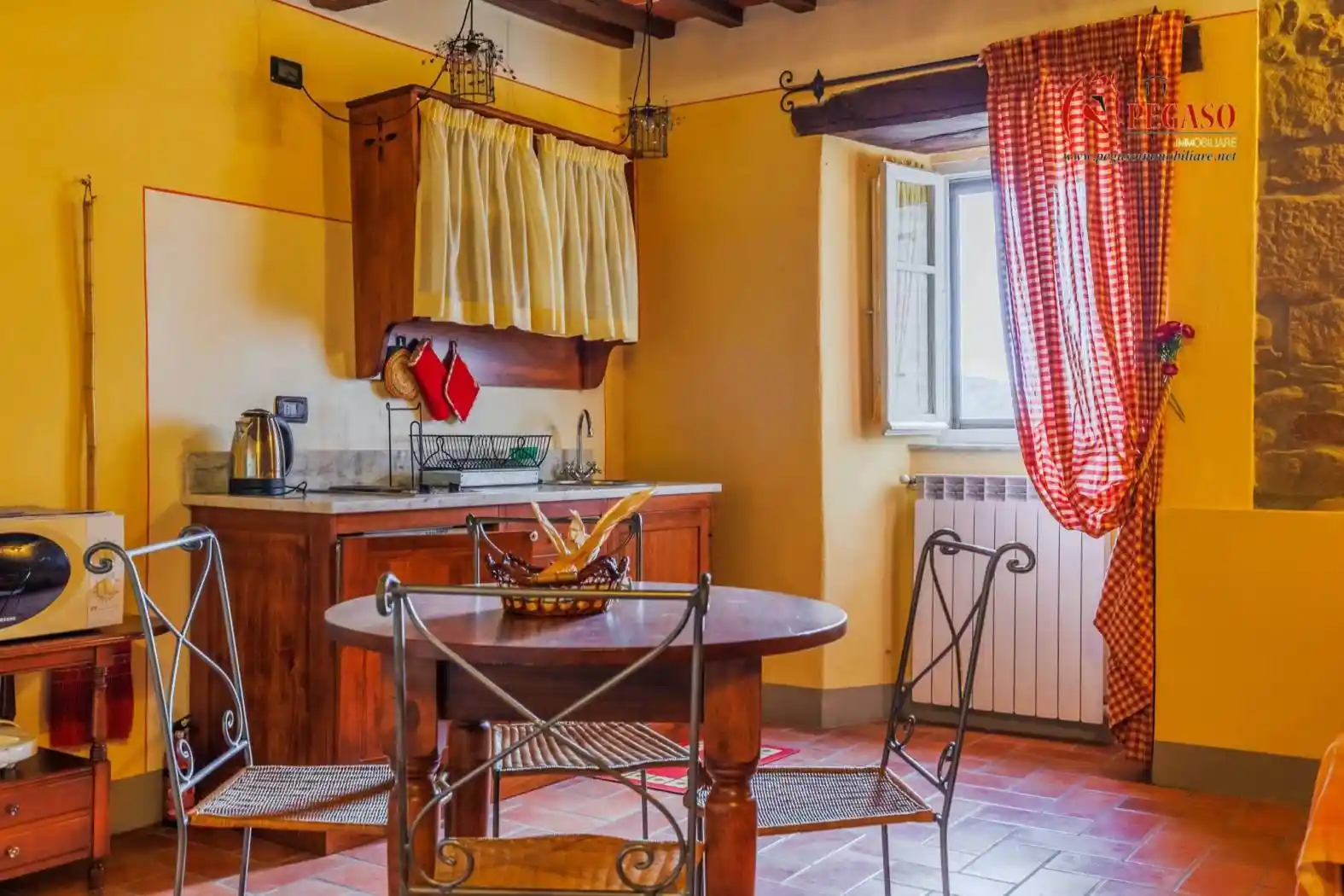 Casa indipendente in vendita a Pescia
