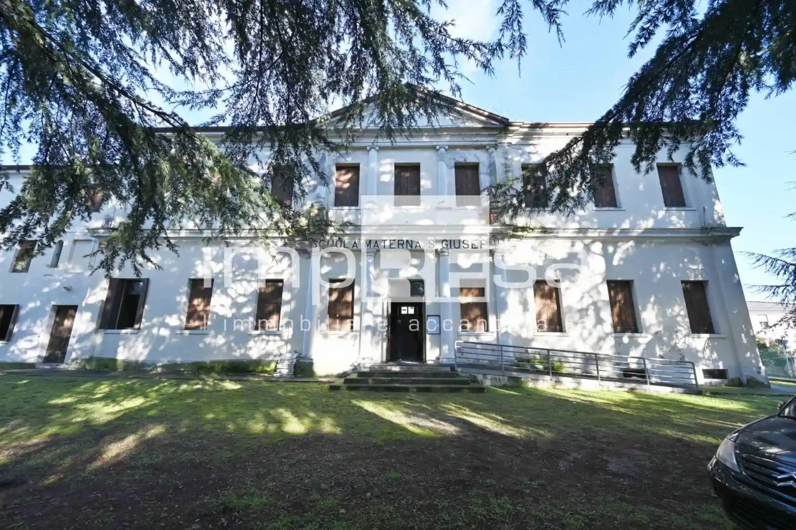 Palazzo - Edificio in vendita a Paese