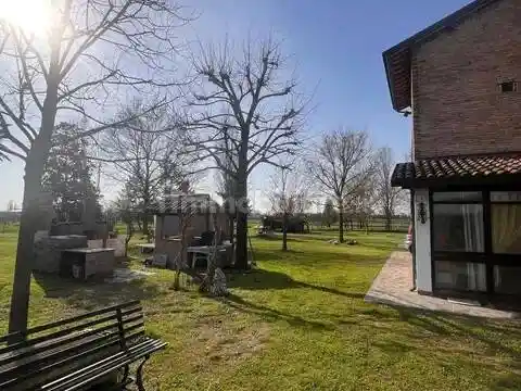 Villa in vendita a Carpi
