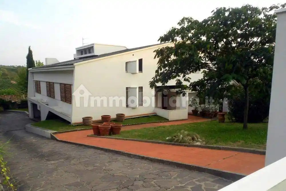 Villa in vendita a Peccioli