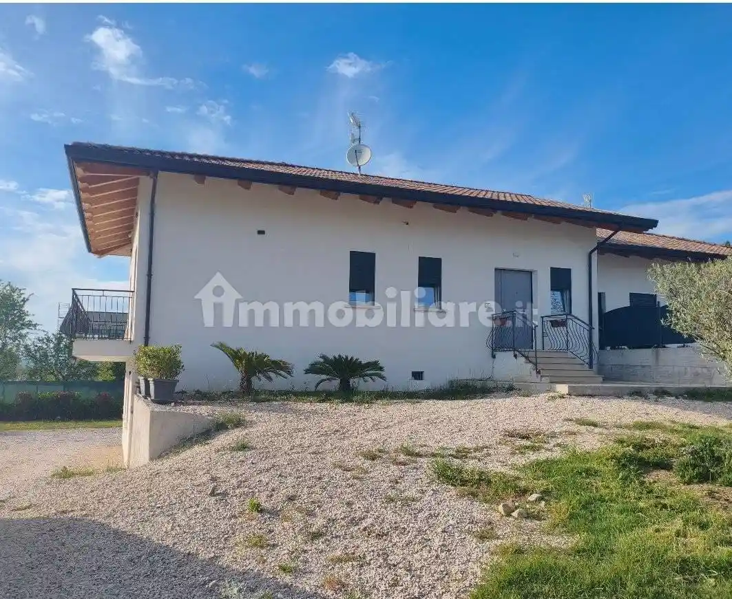 Villa in vendita a Atena Lucana