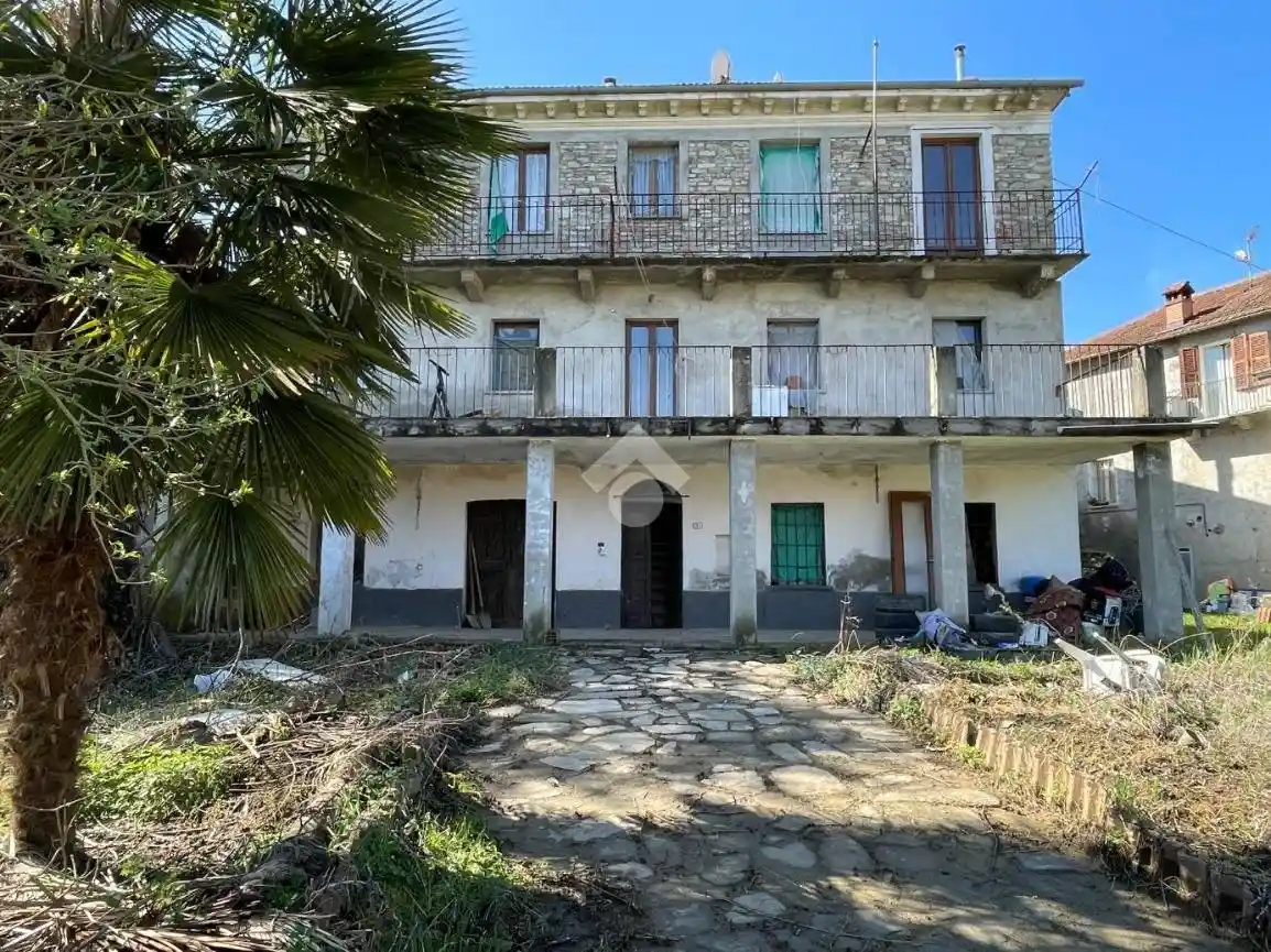 Casa indipendente in vendita a Monastero Bormida