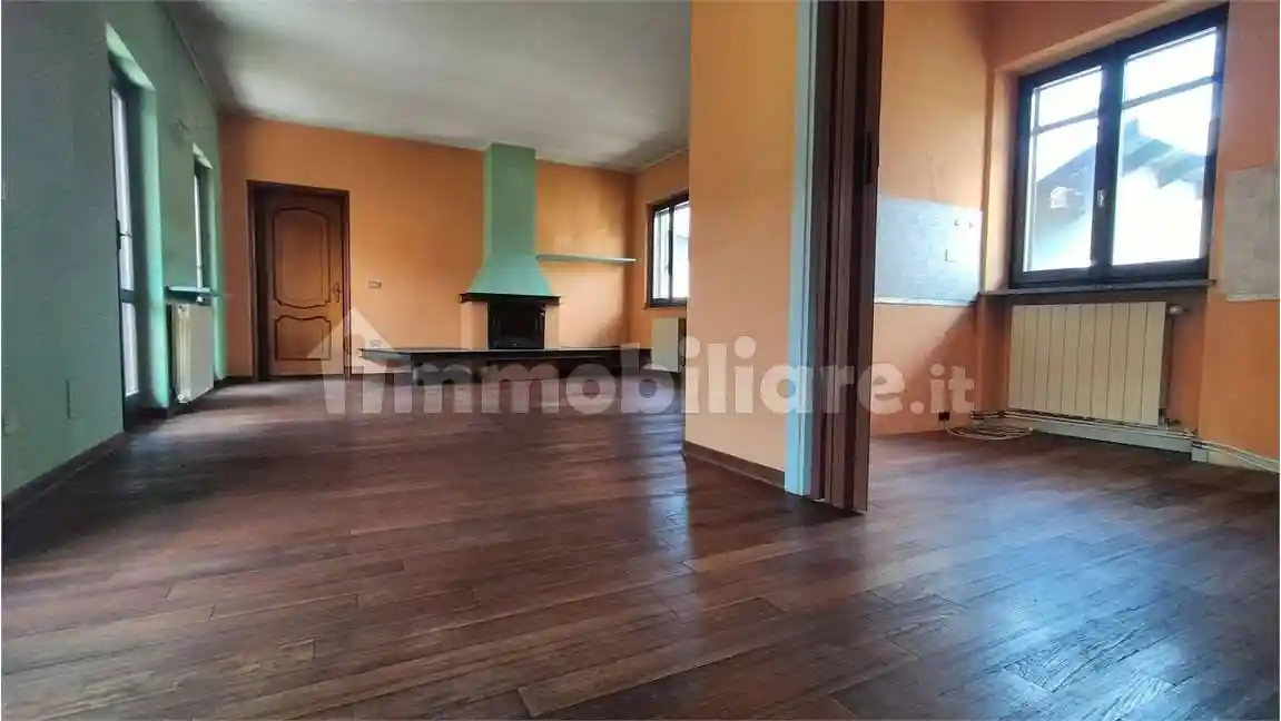 Appartamento in vendita a Fara Novarese