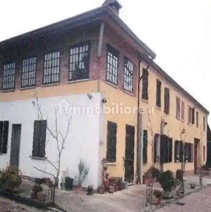 Casa indipendente in vendita a Urbana