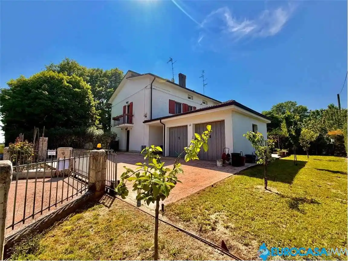 Villa in vendita a Rolo