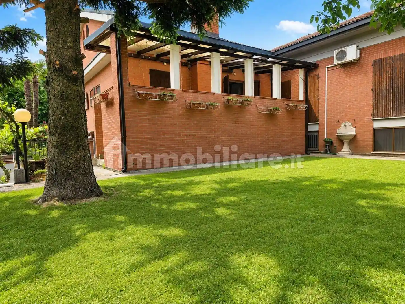 Villa in vendita a Peschiera Borromeo