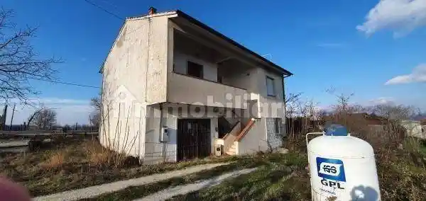 Palazzo - Stabile in vendita a Frigento
