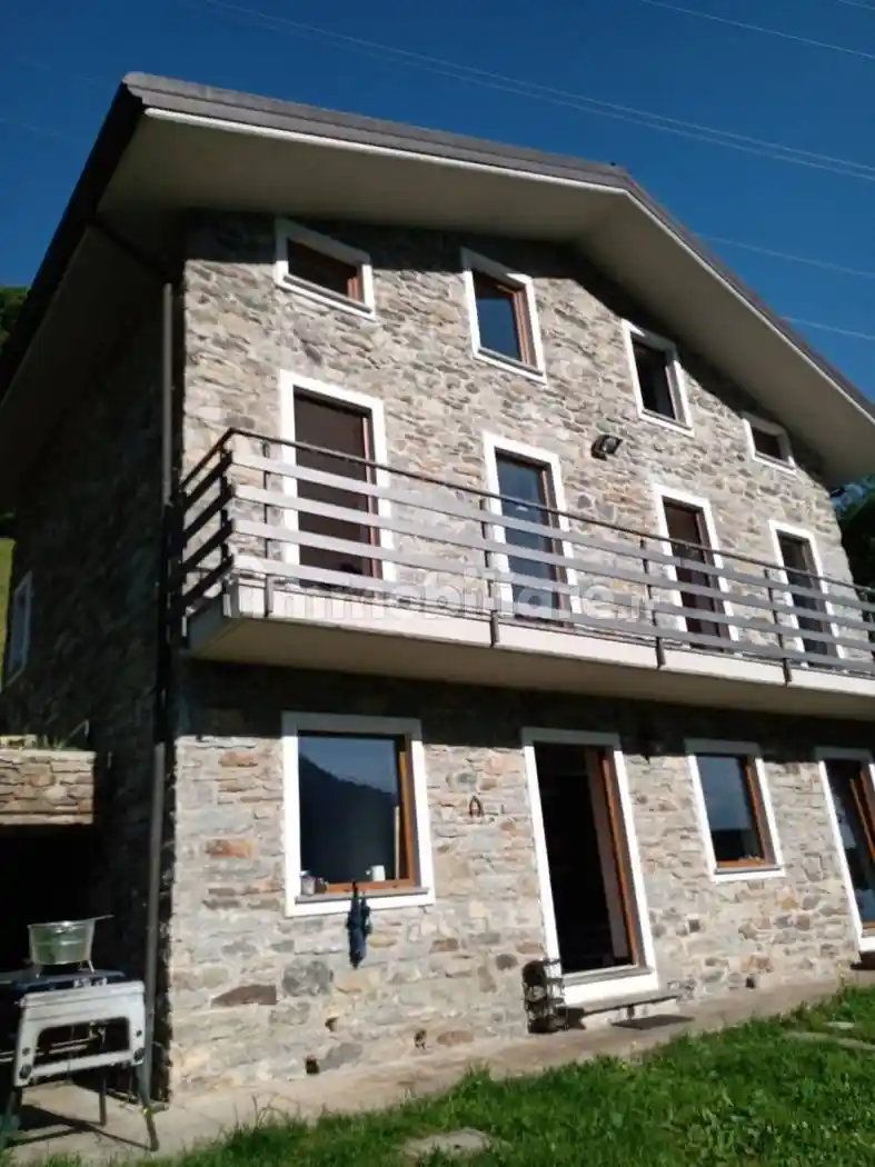 Villa in vendita a Rasura