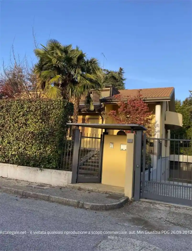 Villa in vendita a Verano Brianza
