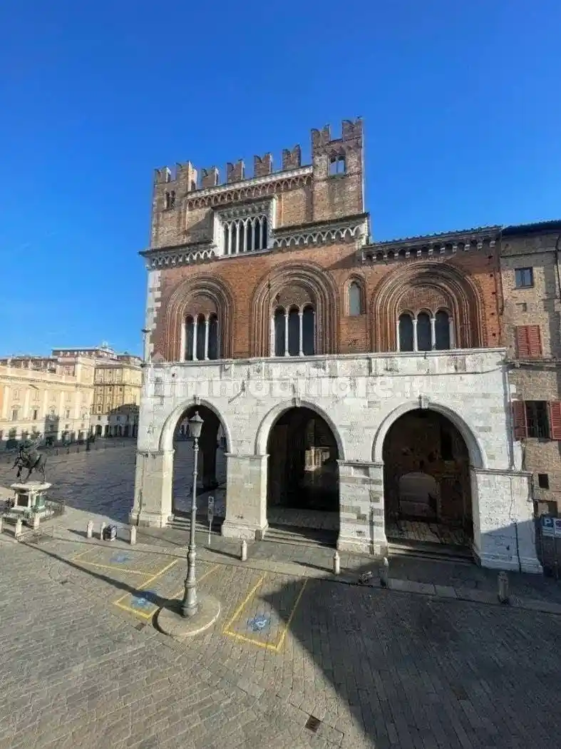 Appartamento in vendita a Piacenza