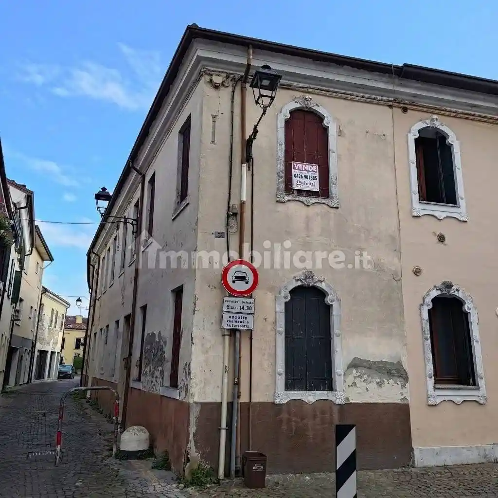 Casa indipendente in vendita a Adria