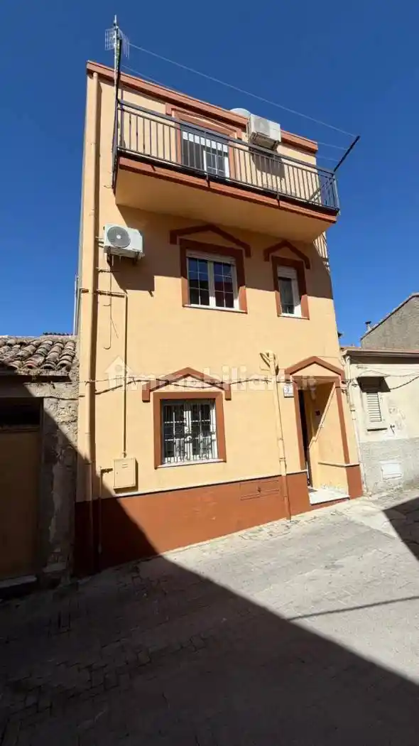 Casa indipendente in vendita a Bisacquino