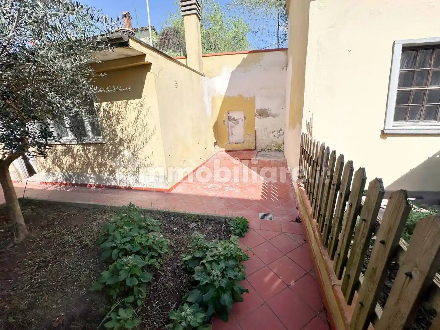 Casa indipendente in vendita a Prato