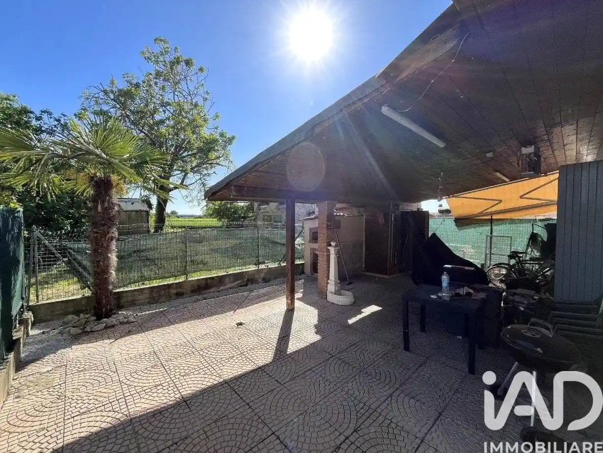 Villa in vendita a Novi di Modena