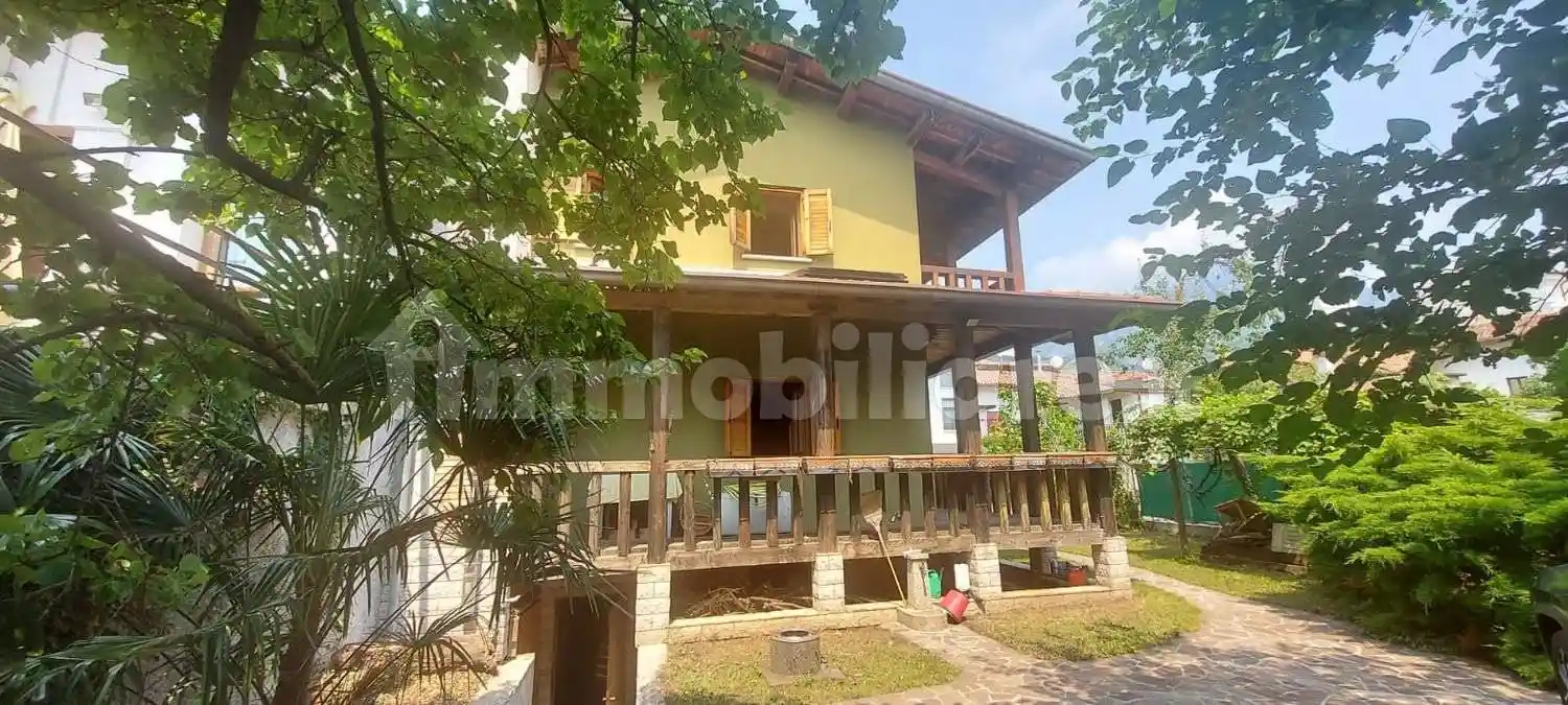 Casa indipendente in vendita a Montereale Valcellina