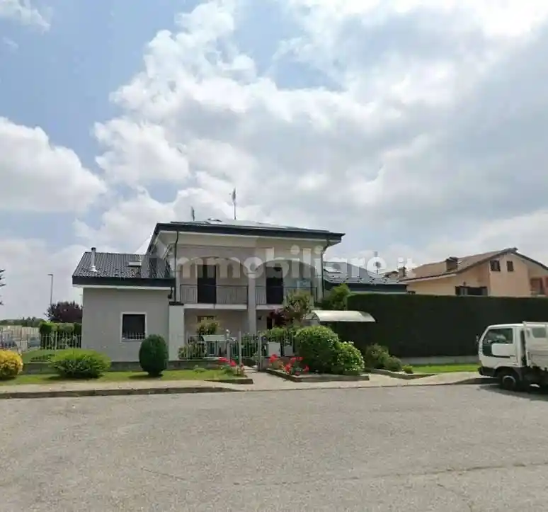 Villa in vendita a Borgo San Dalmazzo