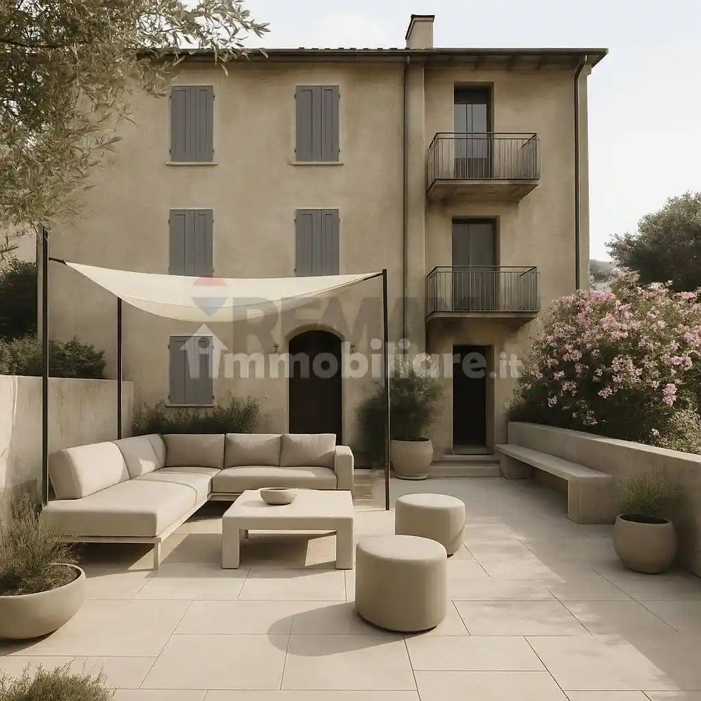 Casa indipendente in vendita a Cuasso al Monte