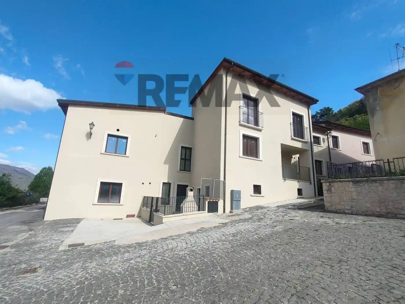 Casa indipendente in vendita a Fagnano Alto
