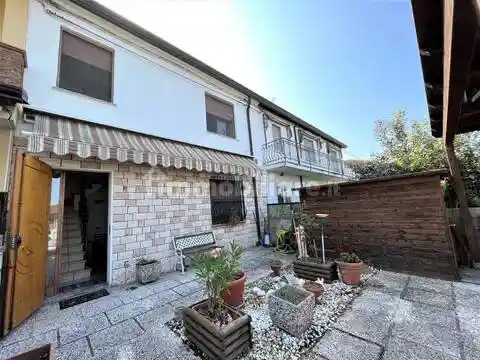 Villa in vendita a Lagosanto