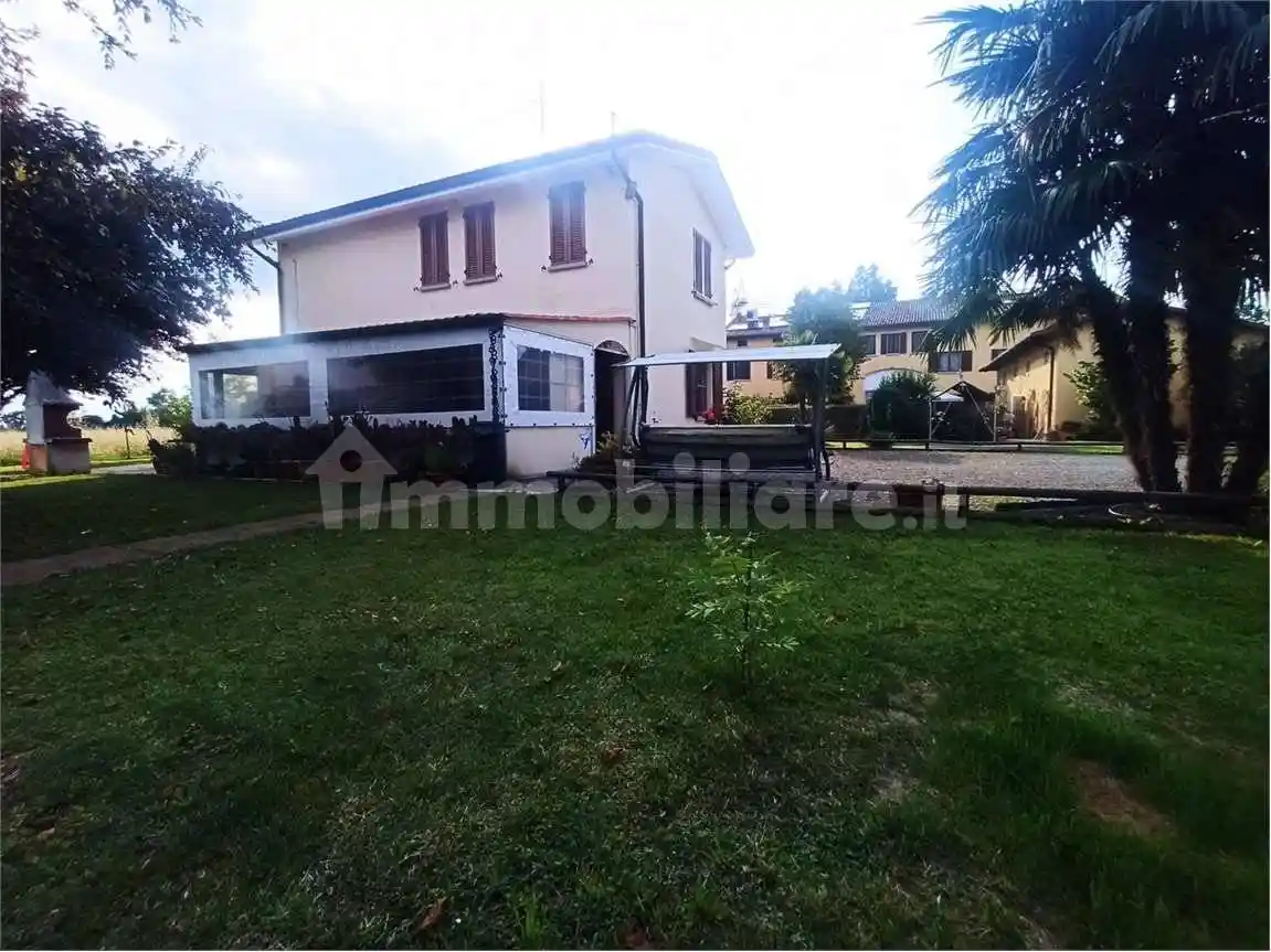 Casa indipendente in vendita a Modena