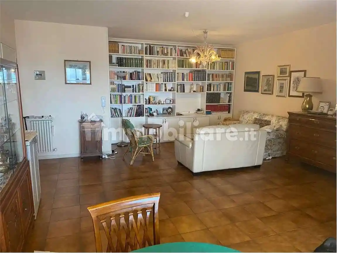 Appartamento in vendita a Modena